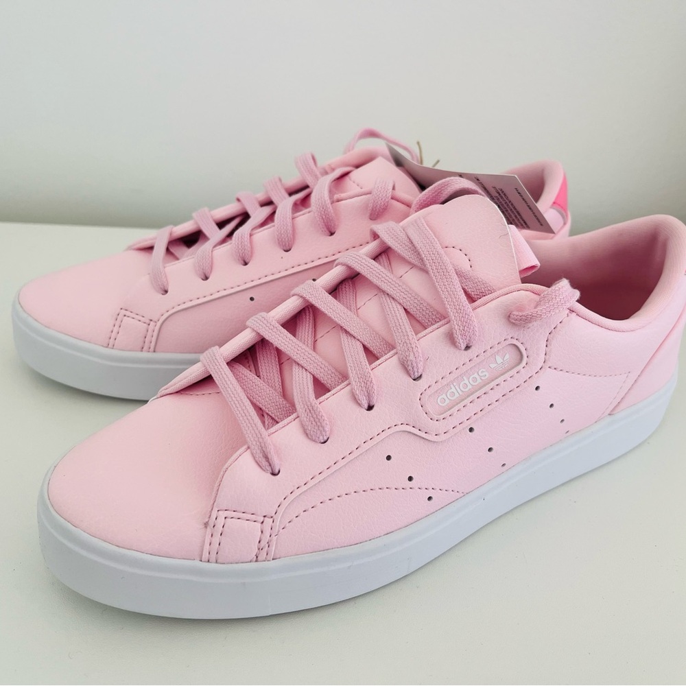 NWT Adidas Women's Pink Sleek Sneakers